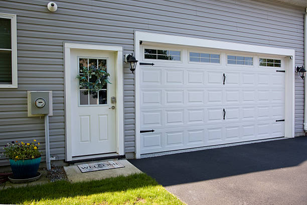 24/7 Emergency Garage Door Panel Replacement experts in Georgetown, OH